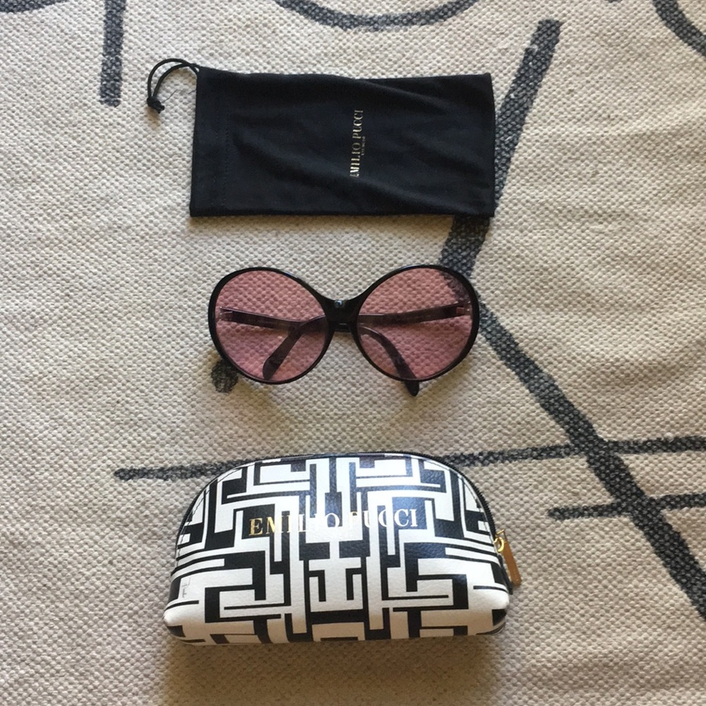 oversized pink sunglasses